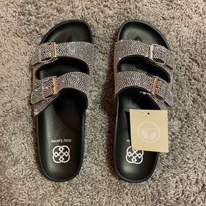 Daisy Fuentes Rhinestone Double Buckle Slides Size 10 NWT